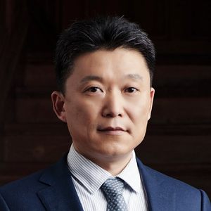 Dr. Ma Yi (Vice Chairman of Council for the Promotional of International Trade Shanghai)